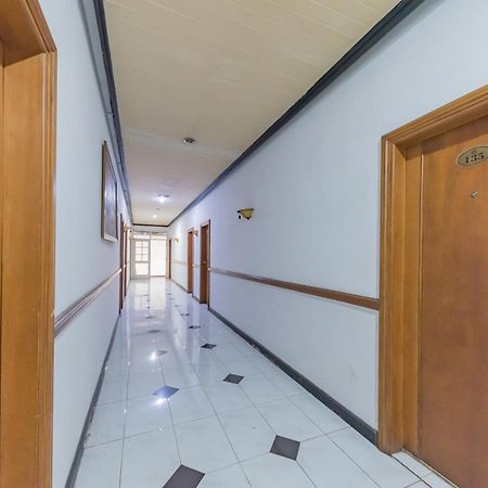 Urbanview Hotel Crown Tasikmalaya By Reddoorz Buitenkant foto