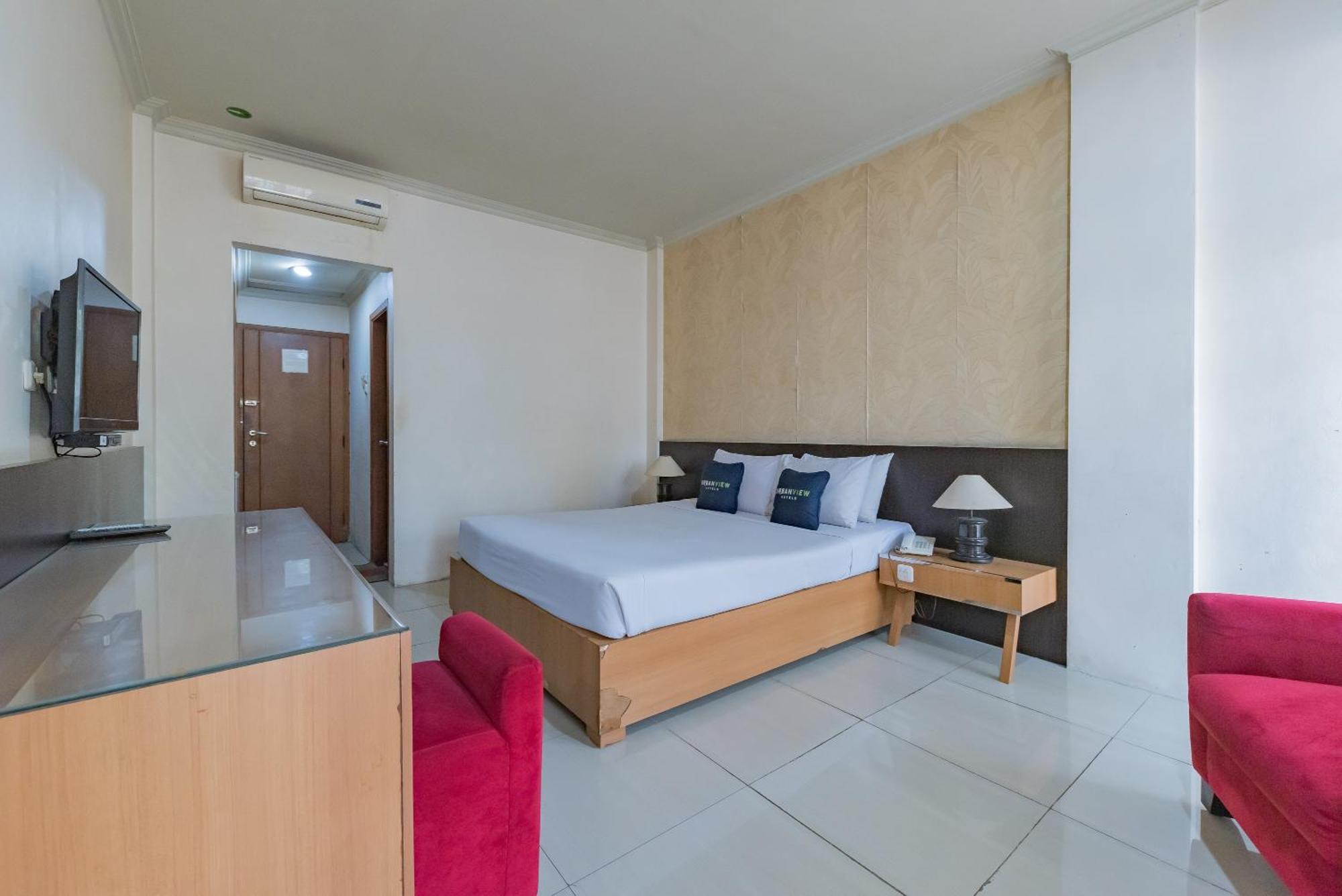 Urbanview Hotel Crown Tasikmalaya By Reddoorz Buitenkant foto
