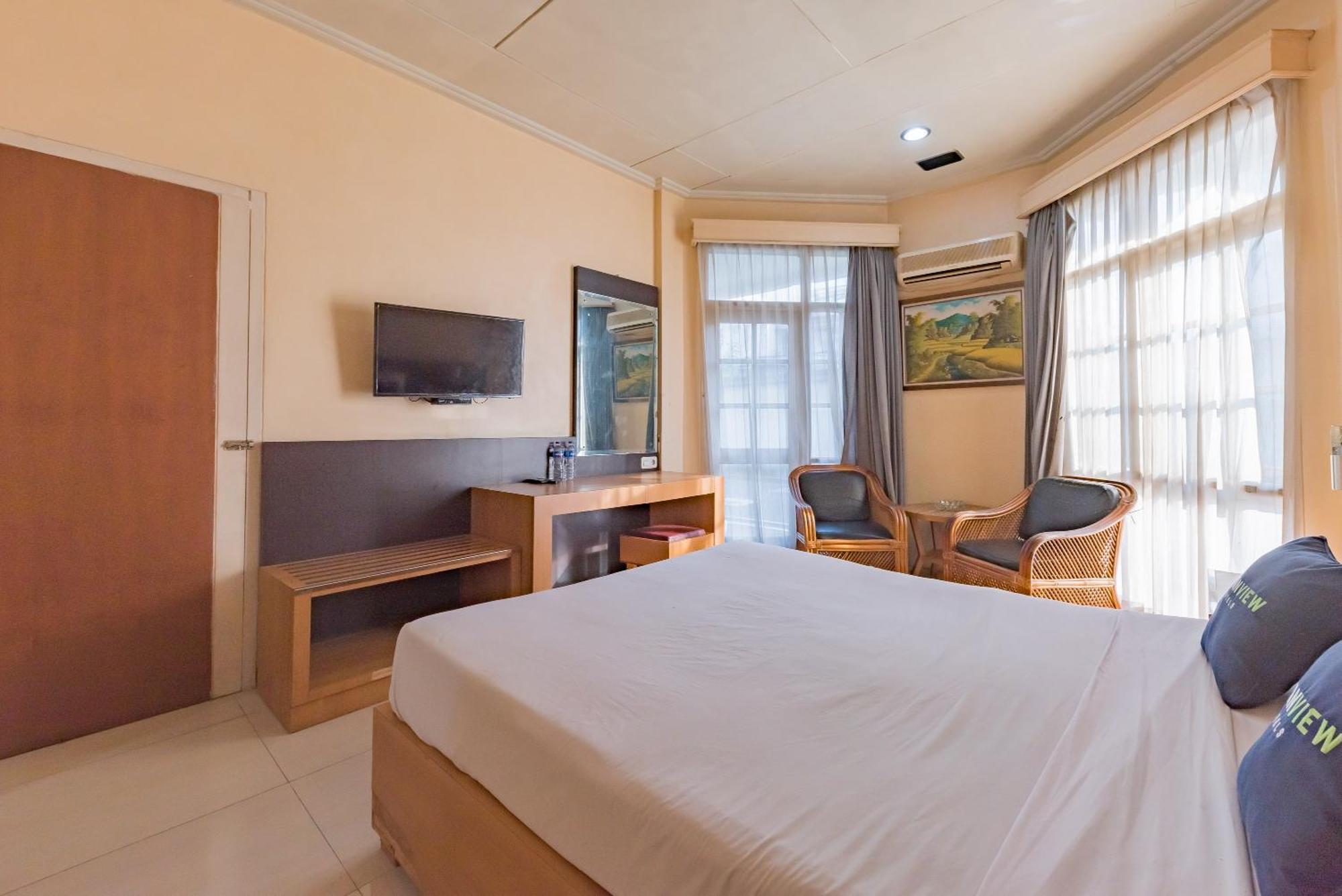 Urbanview Hotel Crown Tasikmalaya By Reddoorz Buitenkant foto
