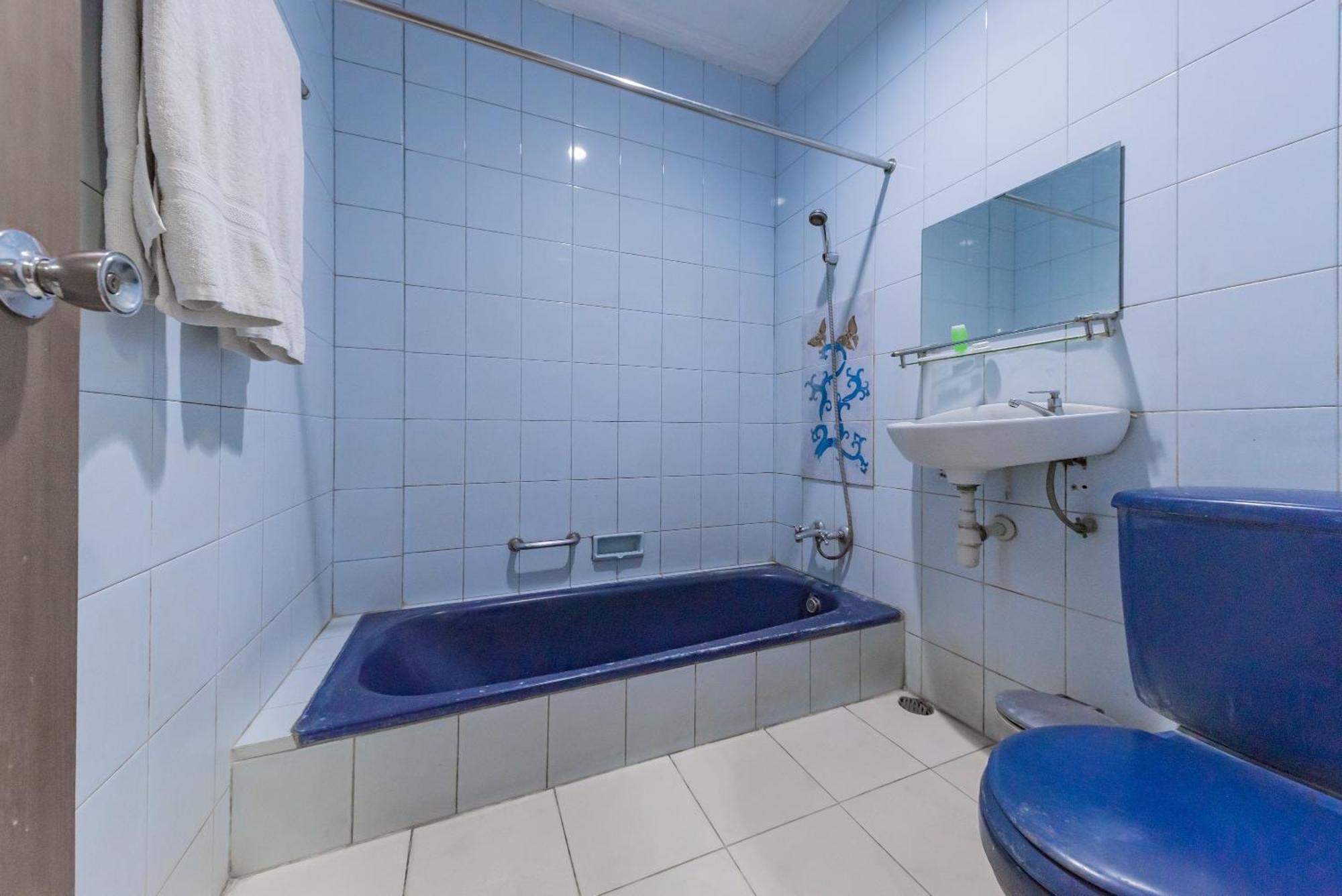 Urbanview Hotel Crown Tasikmalaya By Reddoorz Buitenkant foto